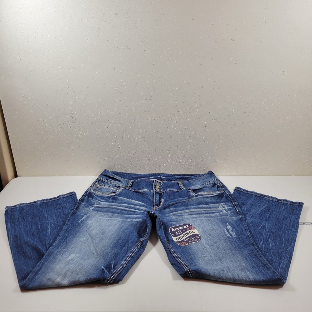 NWT Amethyst Jeans Bootcut Womens 18 Blue Excellent Embroidered Distressed 0683
